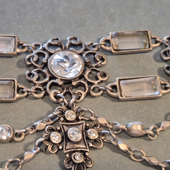 Elegant Silver Women's Necklace - Picture 2 of 7